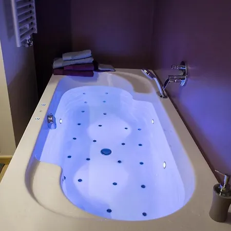 Les Valcaprimontoises Bed & Breakfast